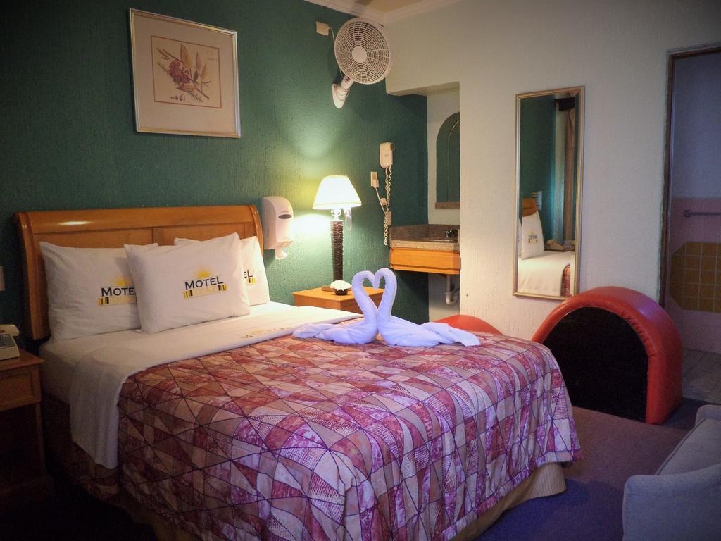 Hotel Diaz Tijuana Quarto foto
