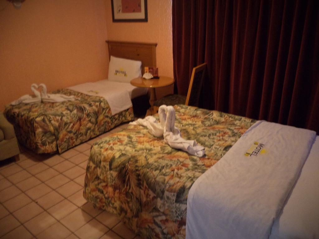 Hotel Diaz Tijuana Quarto foto