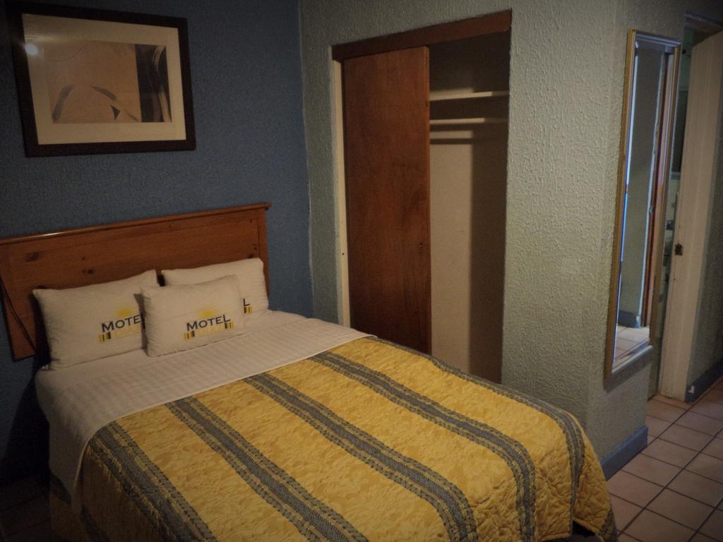 Hotel Diaz Tijuana Quarto foto